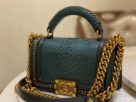 First Bag Ru BOY BAG CHANEL 20CM 0714